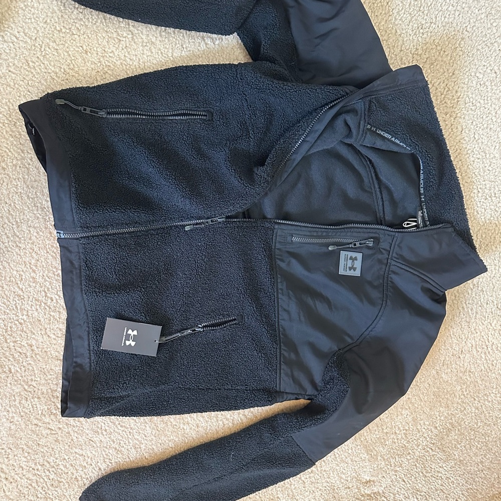 Under Armour Black Performance Jacket with Hood and Zip-Up Style